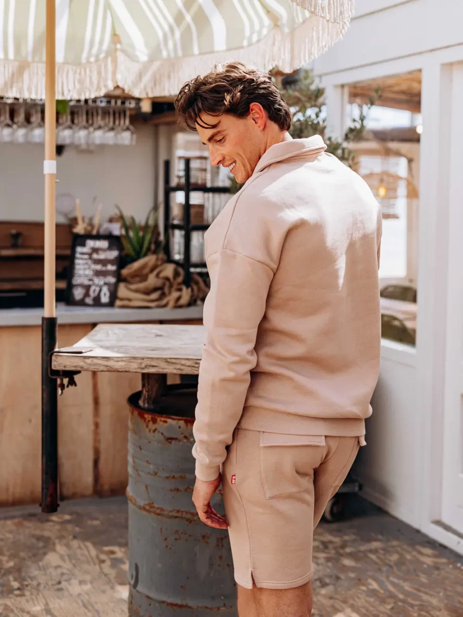 Beige short