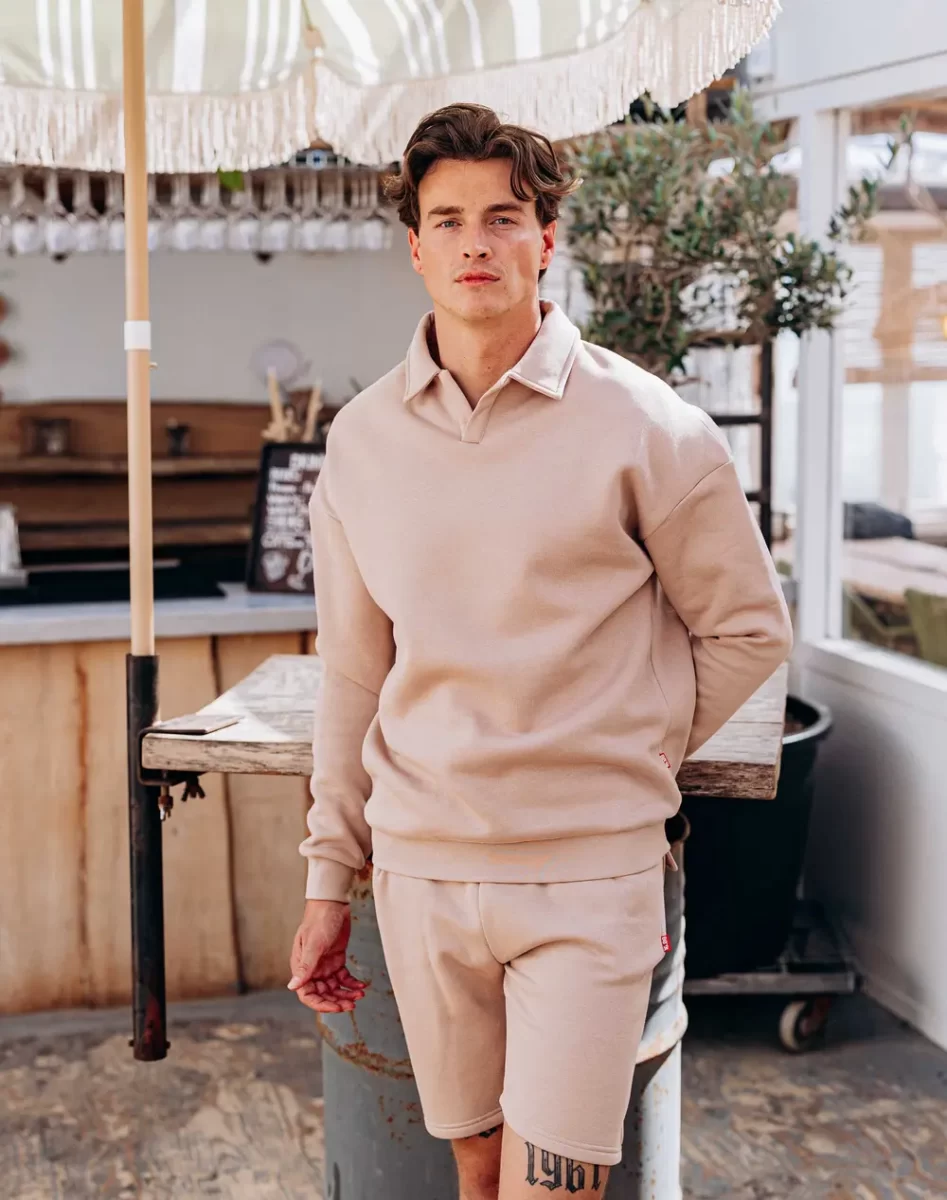 Beige short