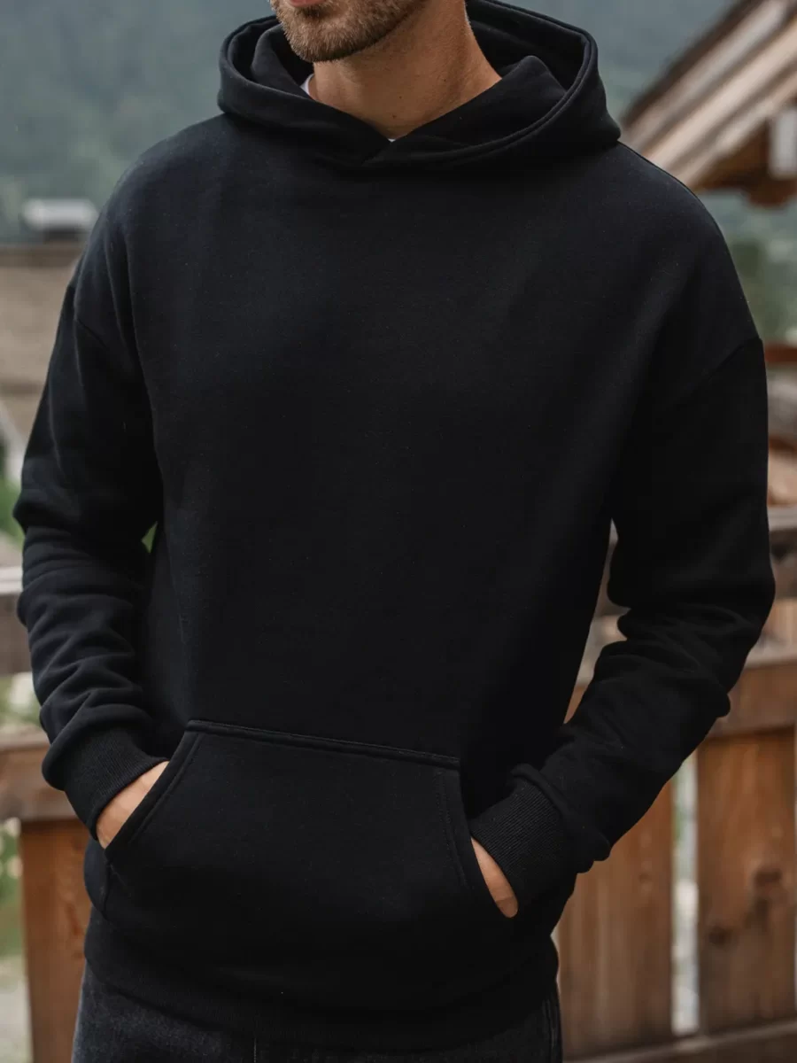Schwarzer Basic-Kapuzenpullover in Übergröße