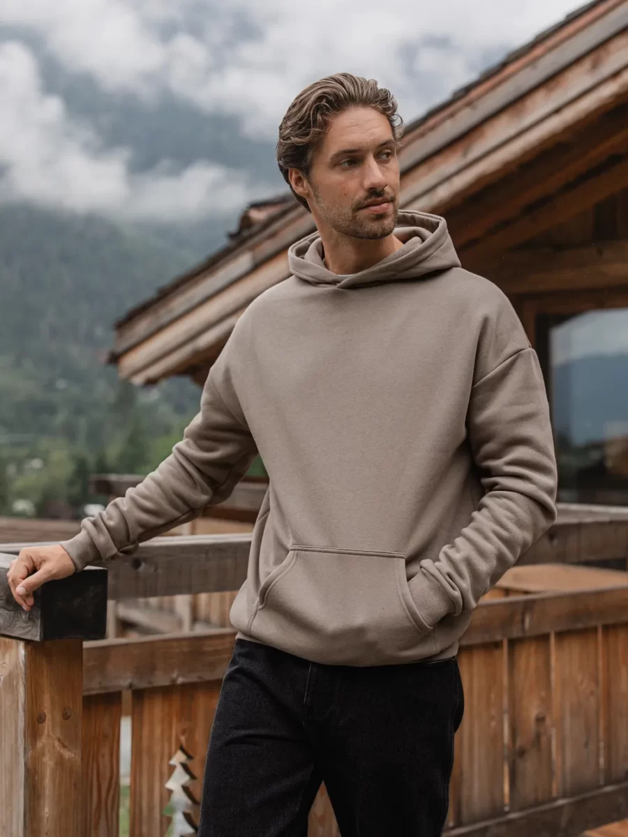 Brauner Basic-Kapuzenpullover in Übergröße