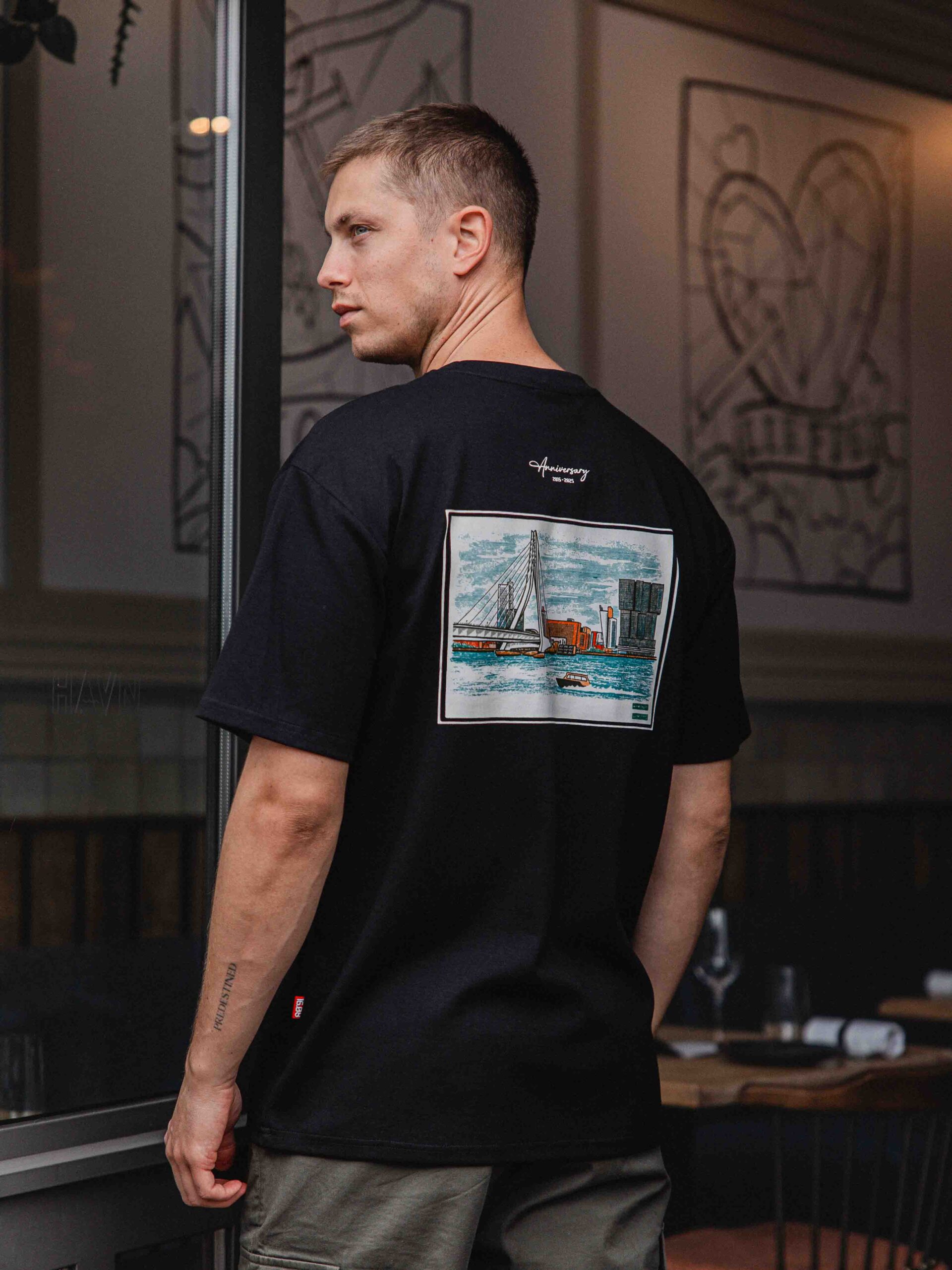 Black R’dam Oversized T-shirt 1608 WEAR