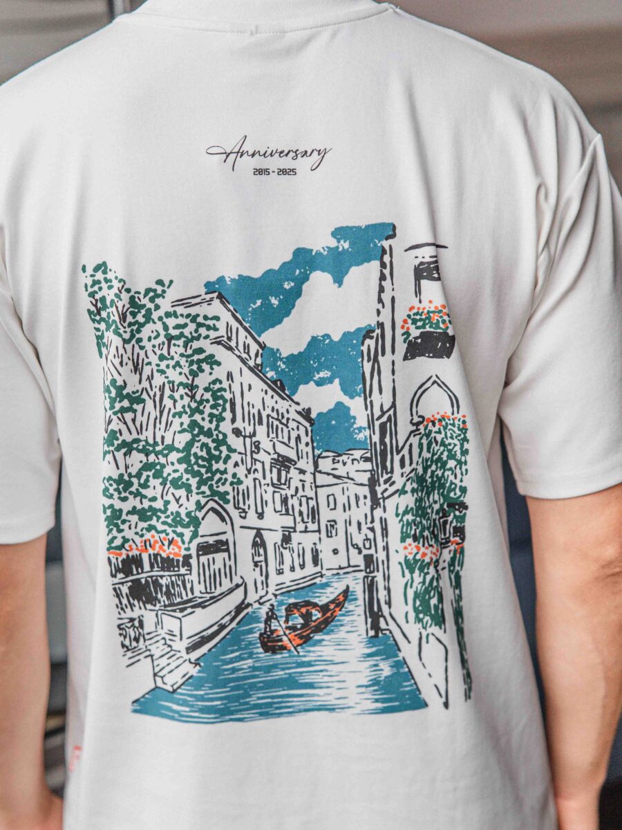 Off White Venice T-Shirt in Übergröße