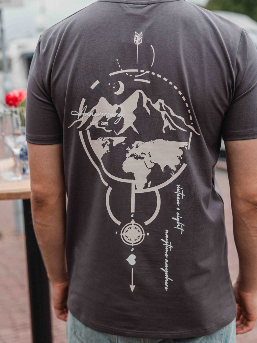 Dunkelgraues Global Slimfit-T-Shirt