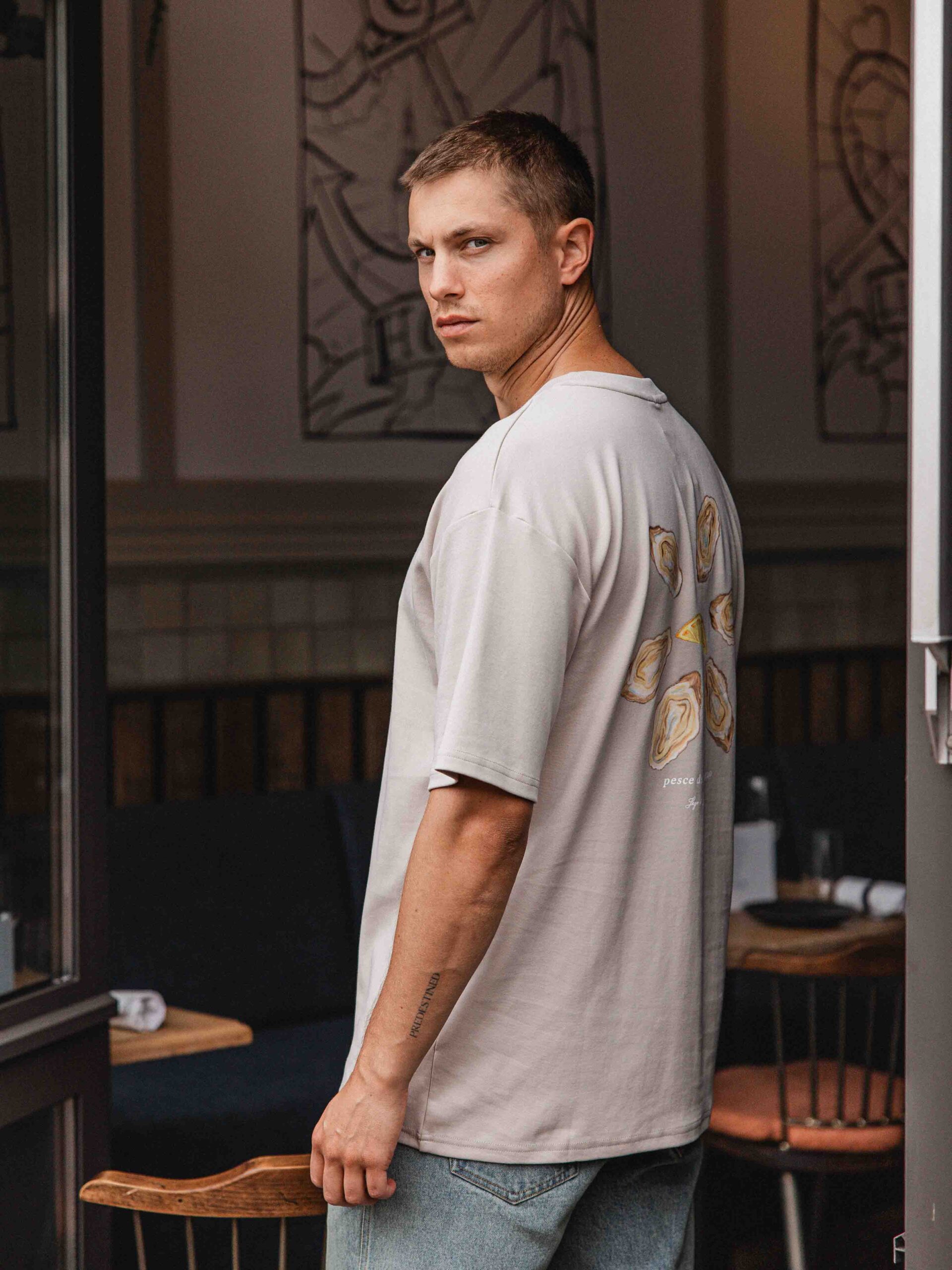 Oyster Oversized T-shirt 1608 WEAR
