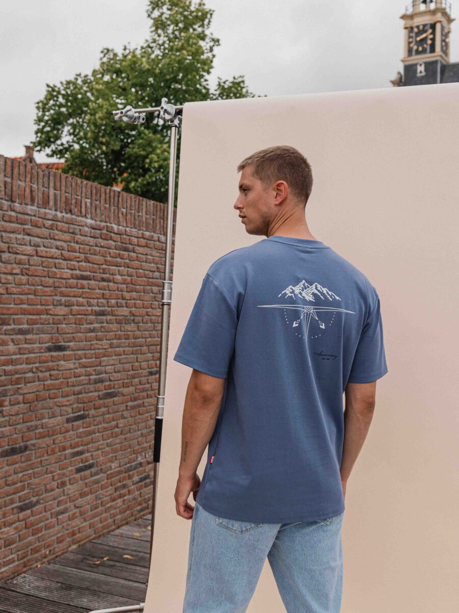Blaues Kompass-T-Shirt in Übergröße