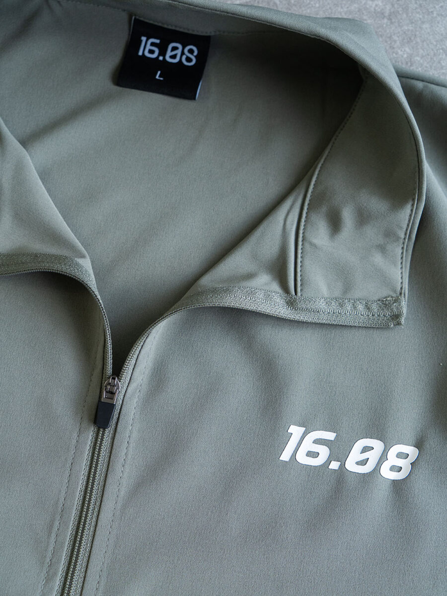 Grüne Trainingsjacke